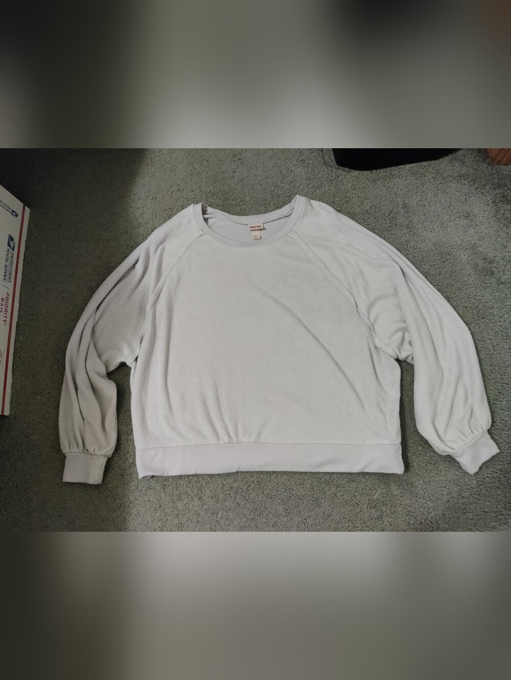 Mossimo Supply Co. White Crewneck Sweatshirt